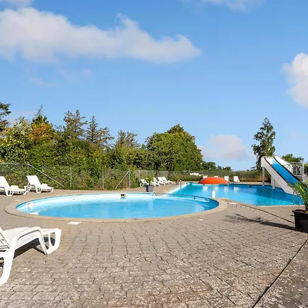 別荘 2 Bedroom Lovely In Nordenbro Vesteregn