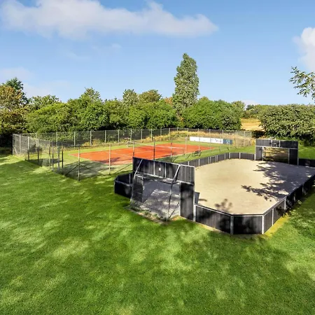 2 Bedroom Lovely In *