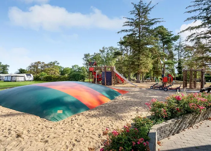 2 Bedroom Lovely In *