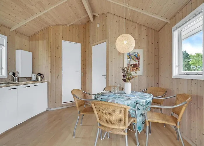 2 Bedroom Lovely In 別荘