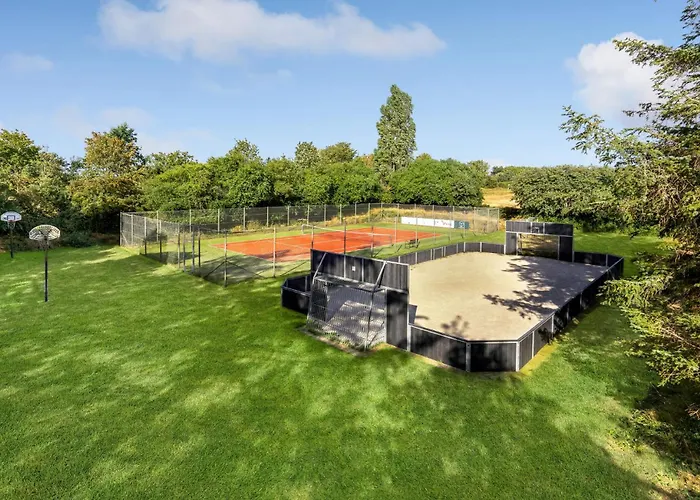 2 Bedroom Lovely In *